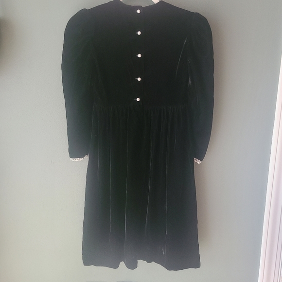 Girl's Vintage Velour Dress, Size 10 - Picture 3 of 4